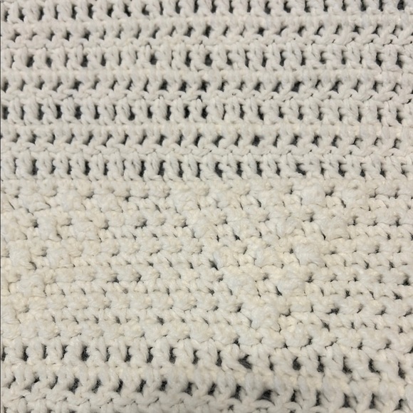 Cozy White Knit Blanket - Picture 5 of 10